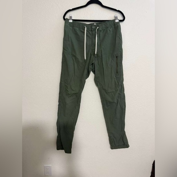 Vuori Other - Vuori Men's Green Pants